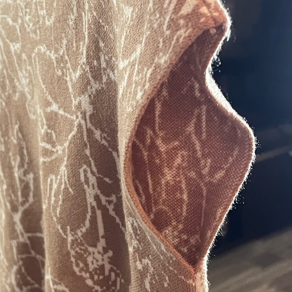 #108 - Cynthia Rowley New York Crewneck Floral Top. Brand New With Tag. - Picture 6 of 12